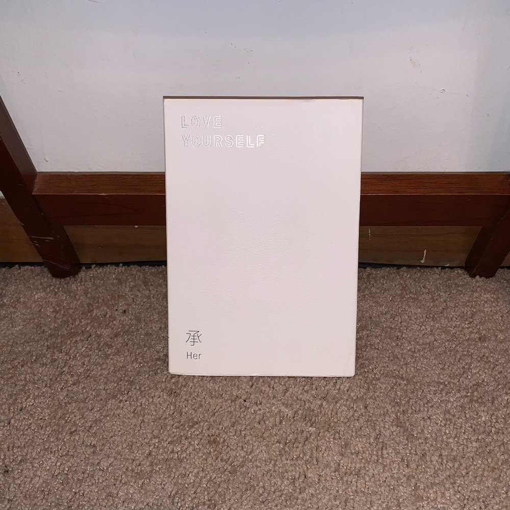 BTS - LY Her E - 1 cd, 1 sticker, 1 photobook